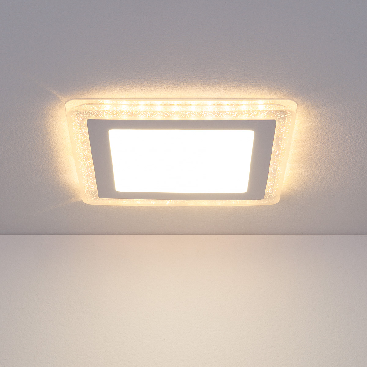 Встраиваемый потолочный светодиодный светильник DLS024 18W 4200K